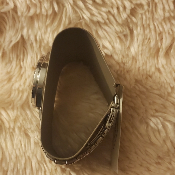 NWT Ashtyn Fossil - Picture 2 of 7